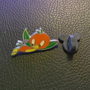 Hidden Mickey - Orange Bird Disney Pin